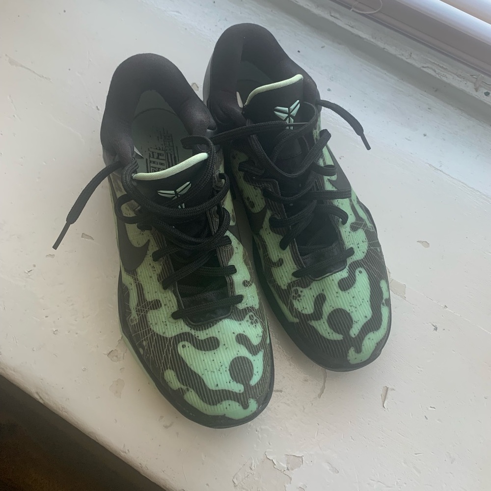 Kobe zoom 7 system mint dark frog